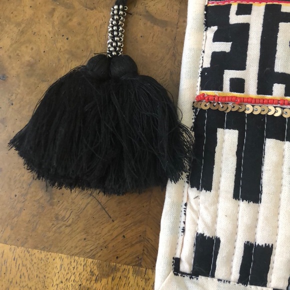 Rhapsodia Wristlet - Picture 3 of 4